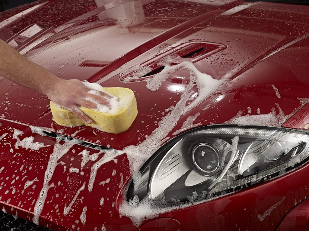 Laver sa carrosserie avec un shampoing voiture